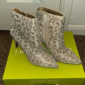 Gianni Bini Leopard Print Sparkle Ankle Boots - Womens Sz 8